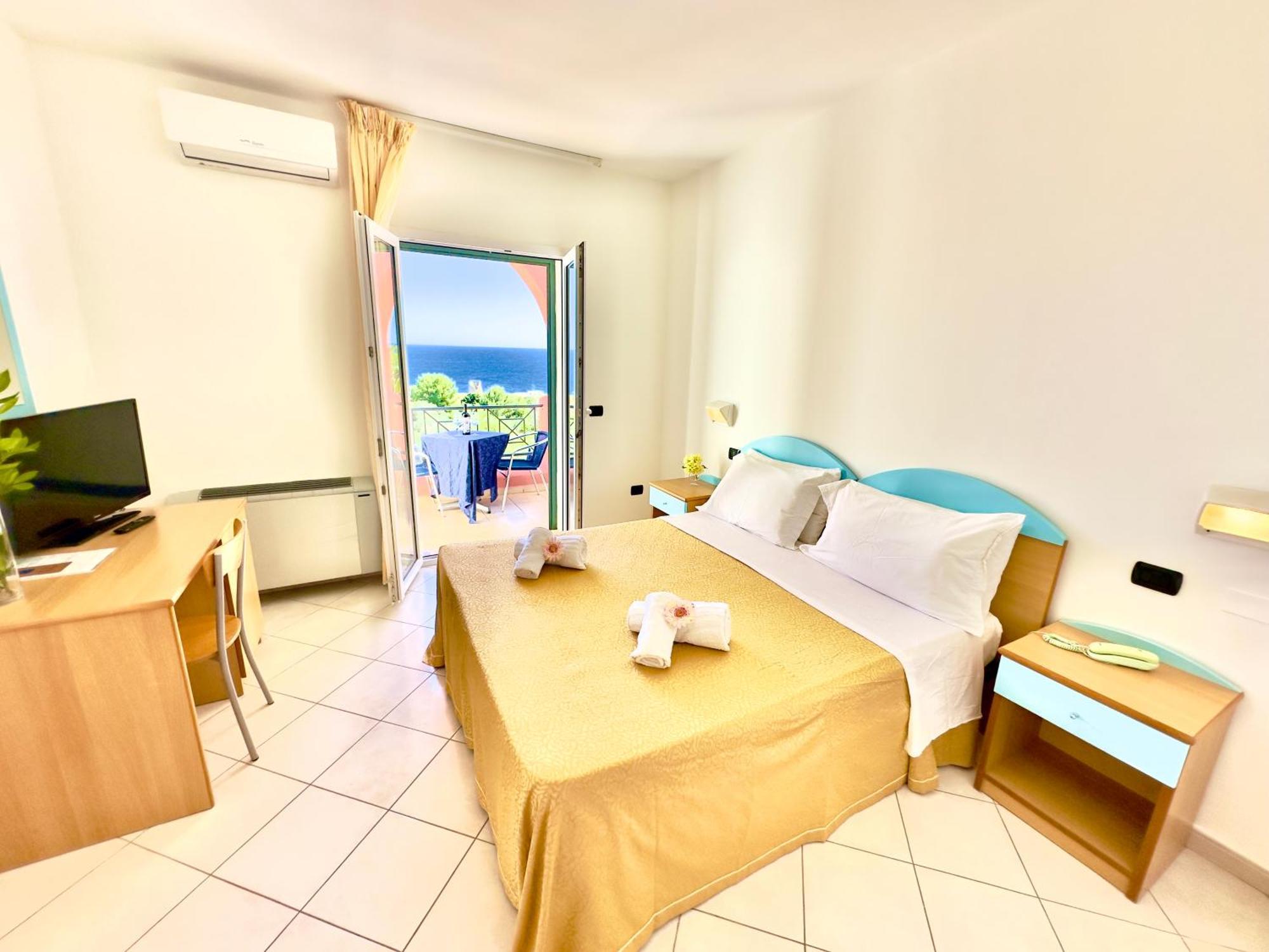 Hotel Alize Santa Cesarea Terme Bagian luar foto