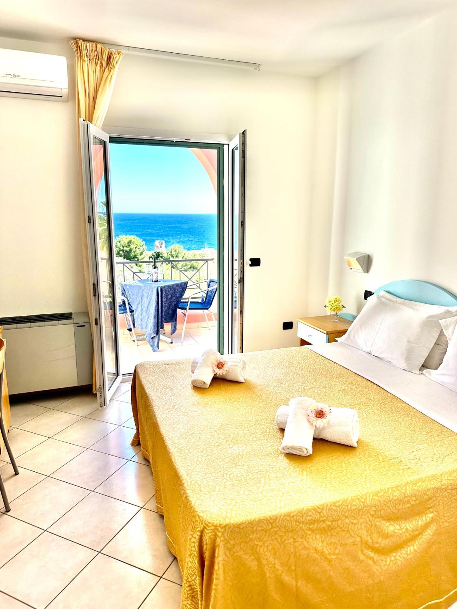 Hotel Alize Santa Cesarea Terme Bagian luar foto